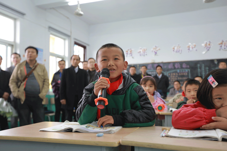 安徽省在線課堂系統,國內首個省級部署的專遞課堂案例，目前，常態化授課超17萬節，幫助5萬名學生獲得公平教育的機會